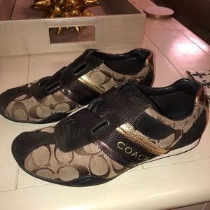 Gently worn Coach Criss Cross sneaker.